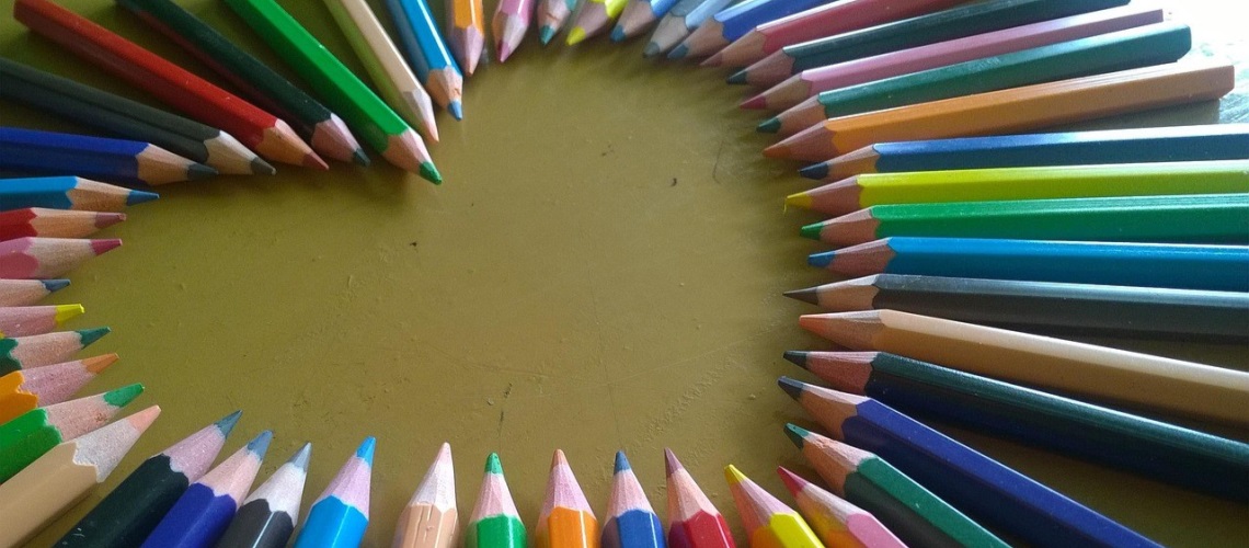 Fargeblyanter formet som et hjerte