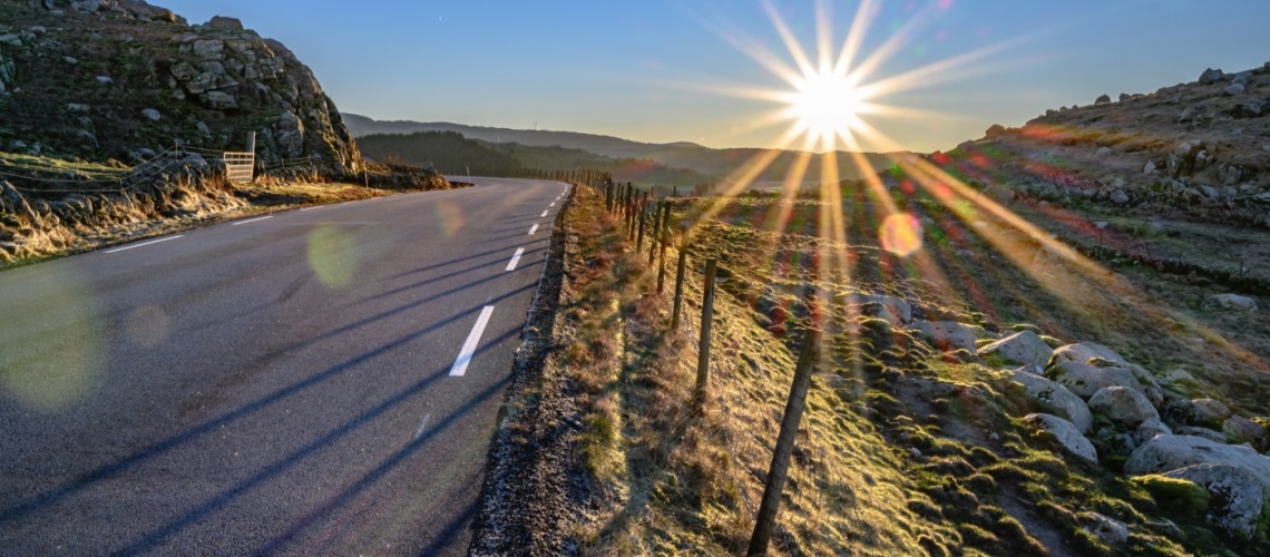 Vei og soloppgang
